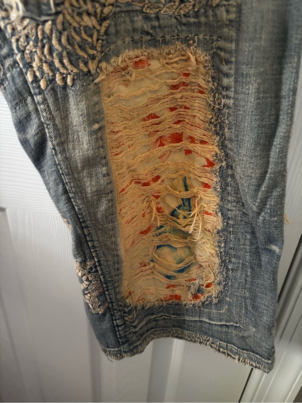 Magnolia Pearl Distressed Embroidered Jeans - Picture 6 of 10